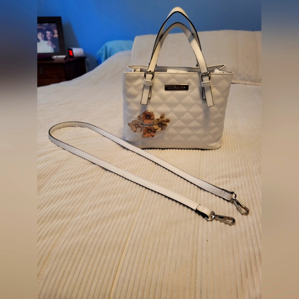 White Liz Claiborne Quilted Satchel with Floral Accent EUC - Picture 2 of 6